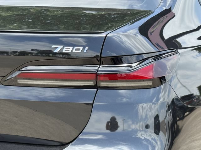 Used 2023 BMW 760i xDrive AWD/4WD image 8