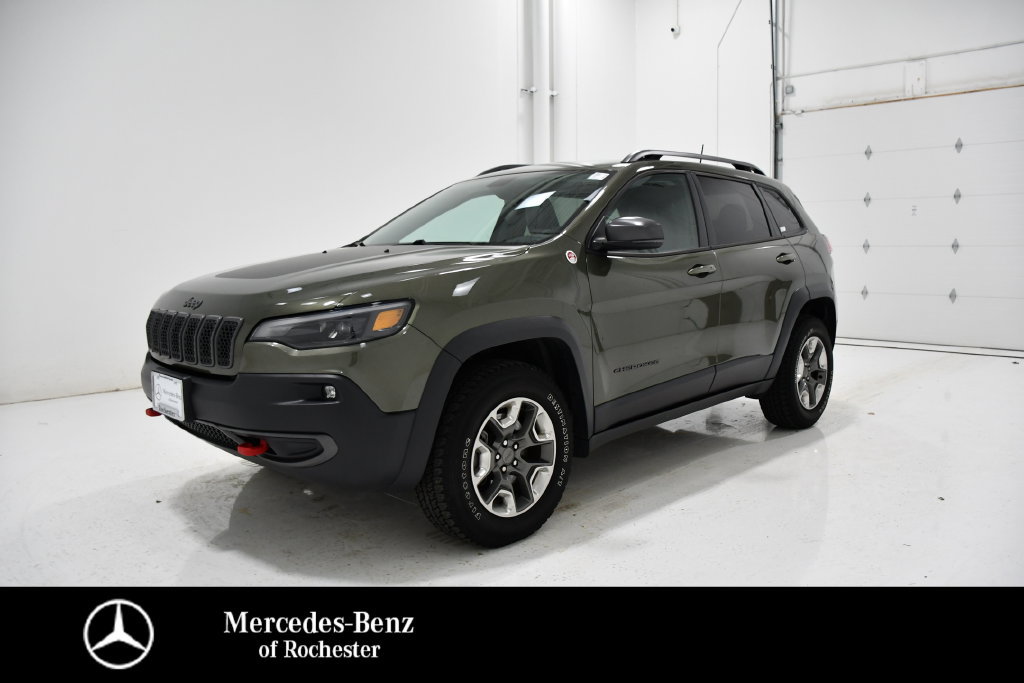 Used 2019 Jeep Cherokee Trailhawk w/ Cold Weather Group AWD/4WD image 1