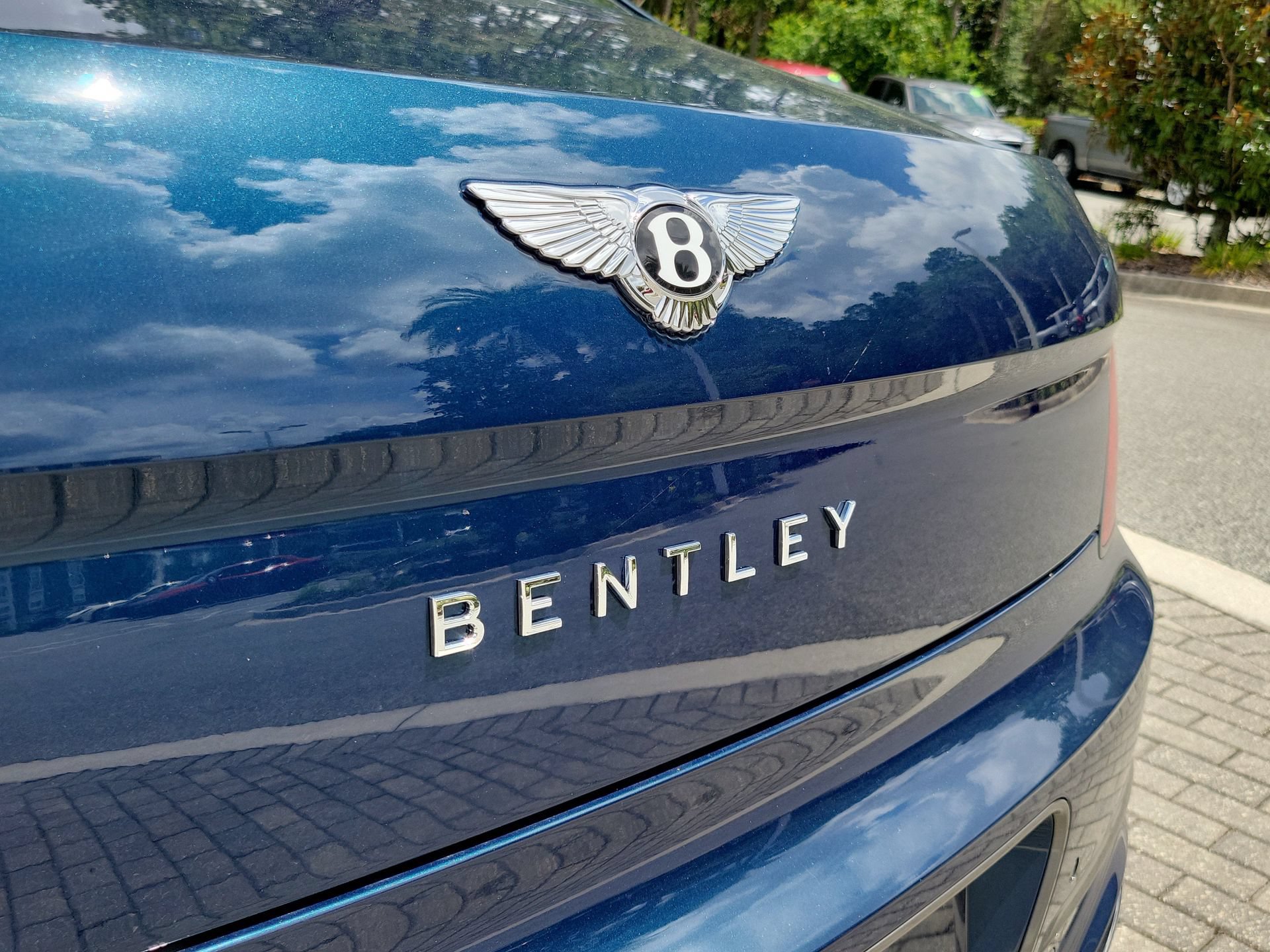 Used 2025 Bentley Flying Spur Plug-In Hybrid AWD/4WD image 20