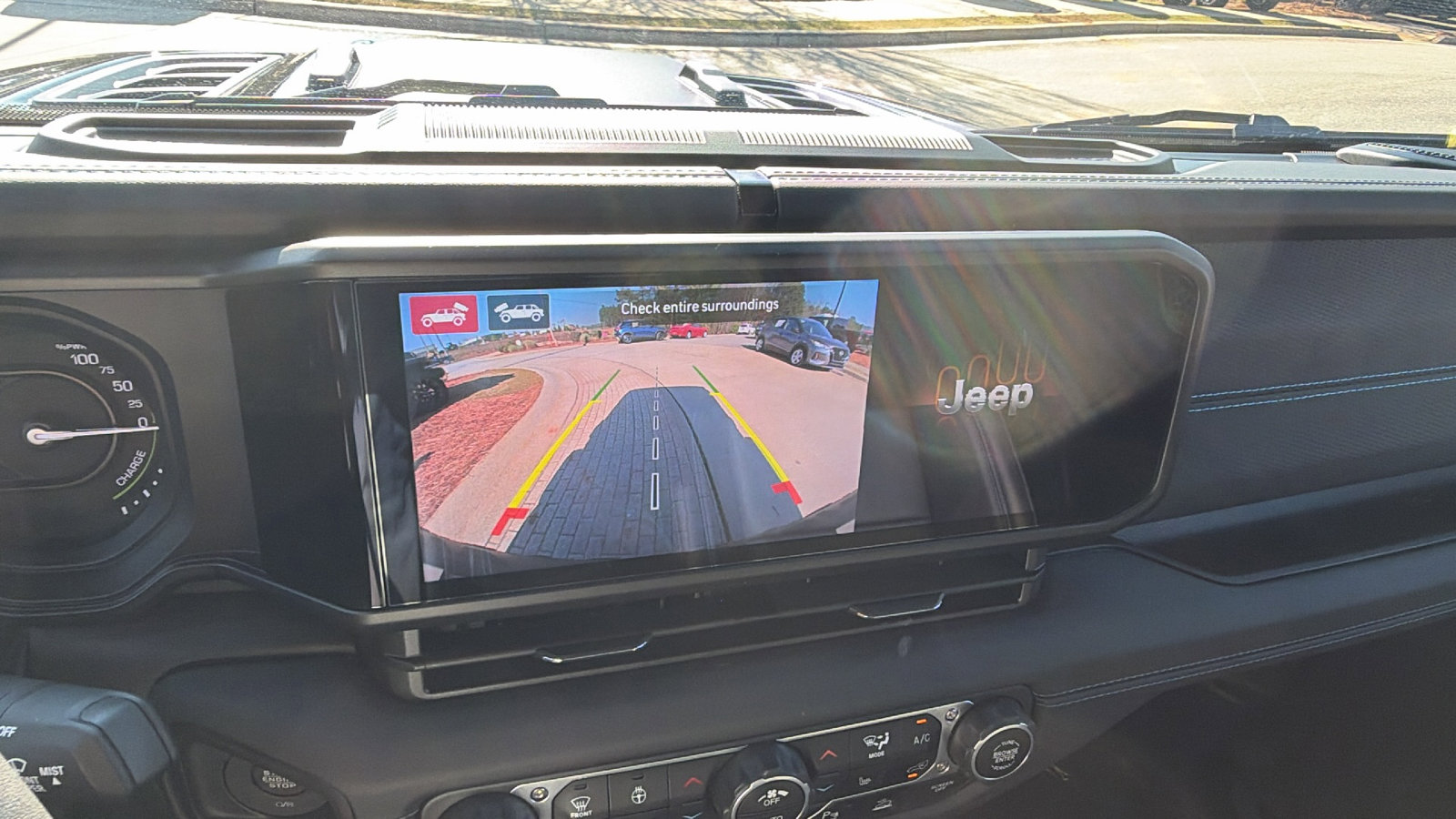 Used 2025 Jeep Wrangler Unlimited Rubicon 4xe image 34