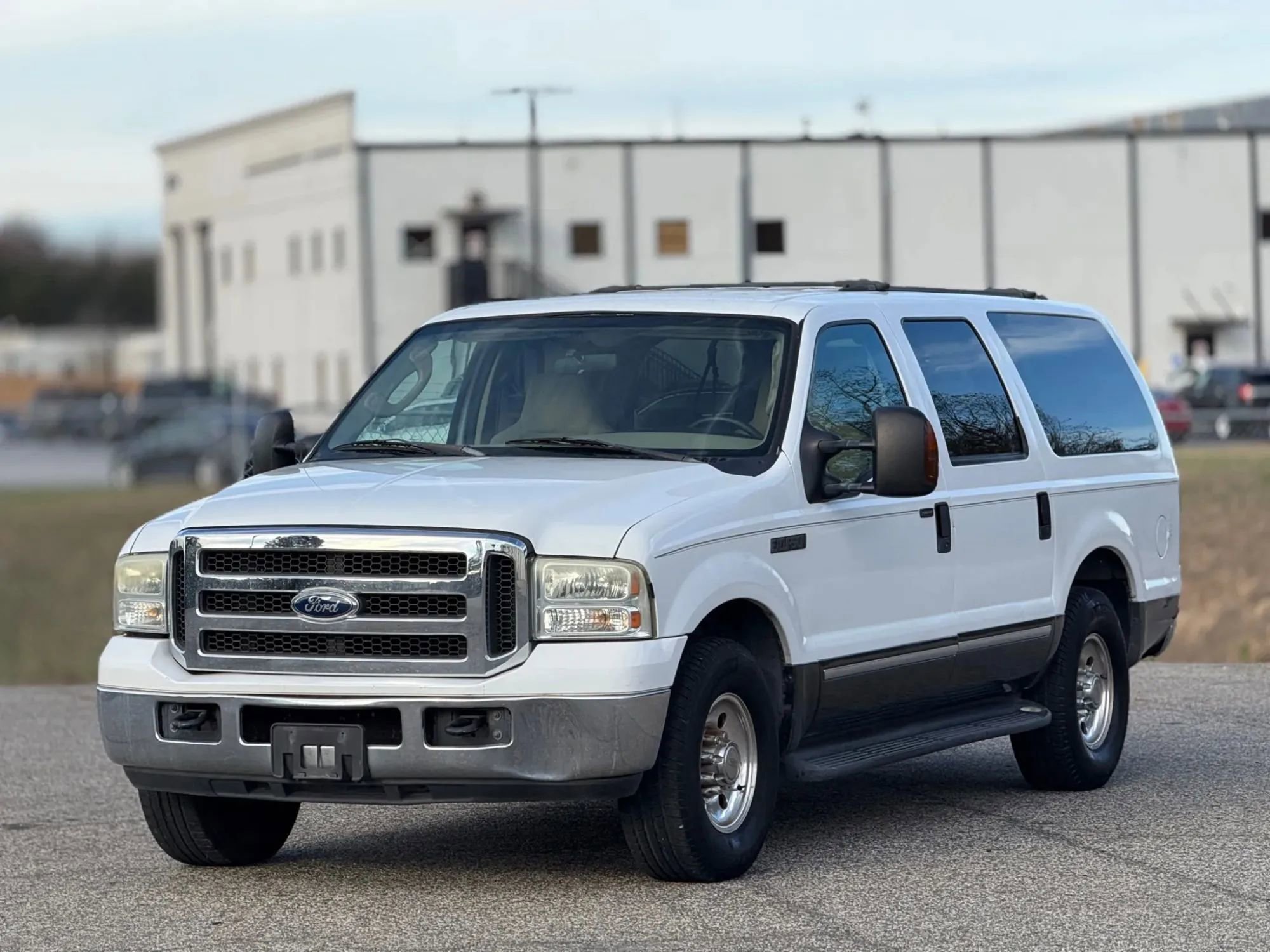 Used 2005 Ford Excursion XLS image 6