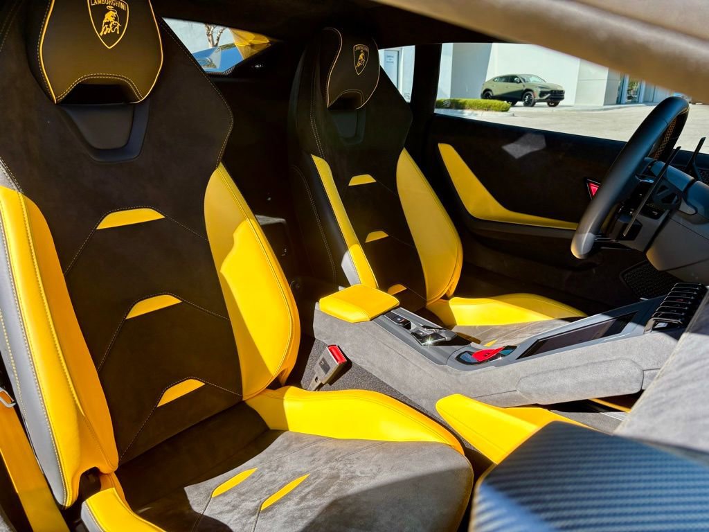 Used 2023 Lamborghini Huracan Tecnica image 21