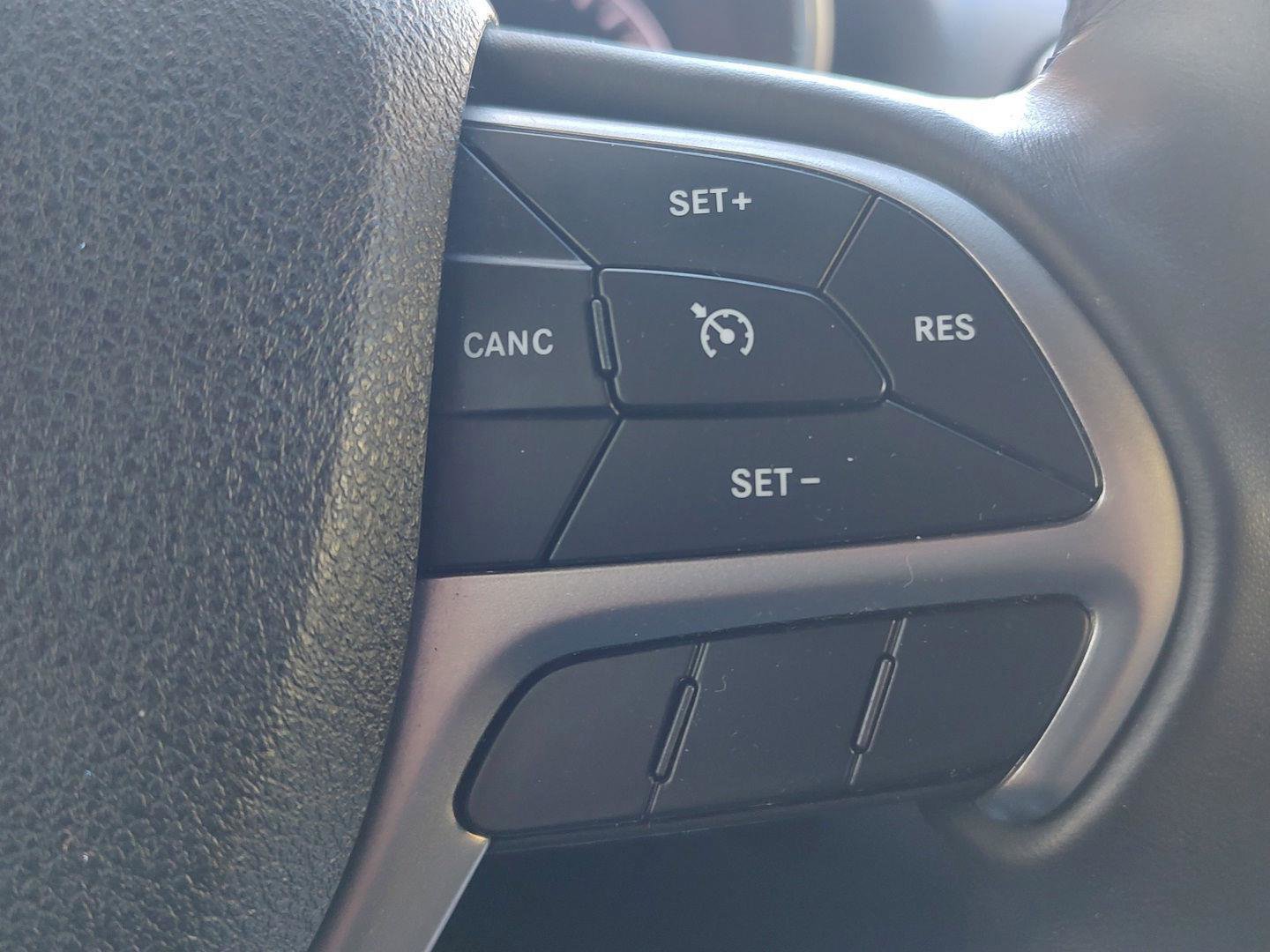 Used 2018 Jeep Grand Cherokee Laredo image 13