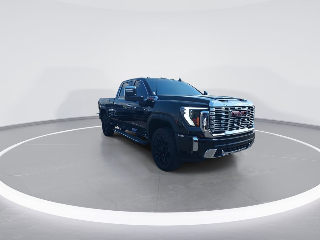 Used 2024 GMC Sierra 2500 Denali image 2