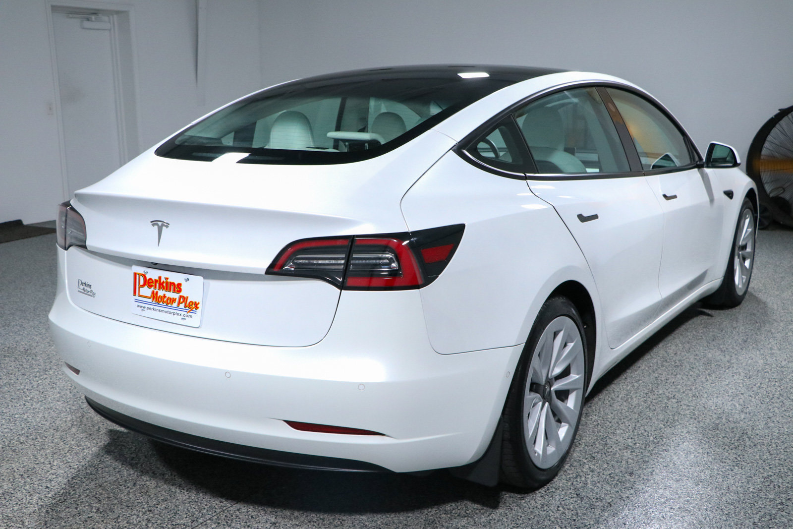 Used 2021 Tesla Model 3 Standard Range Plus RWD image 7