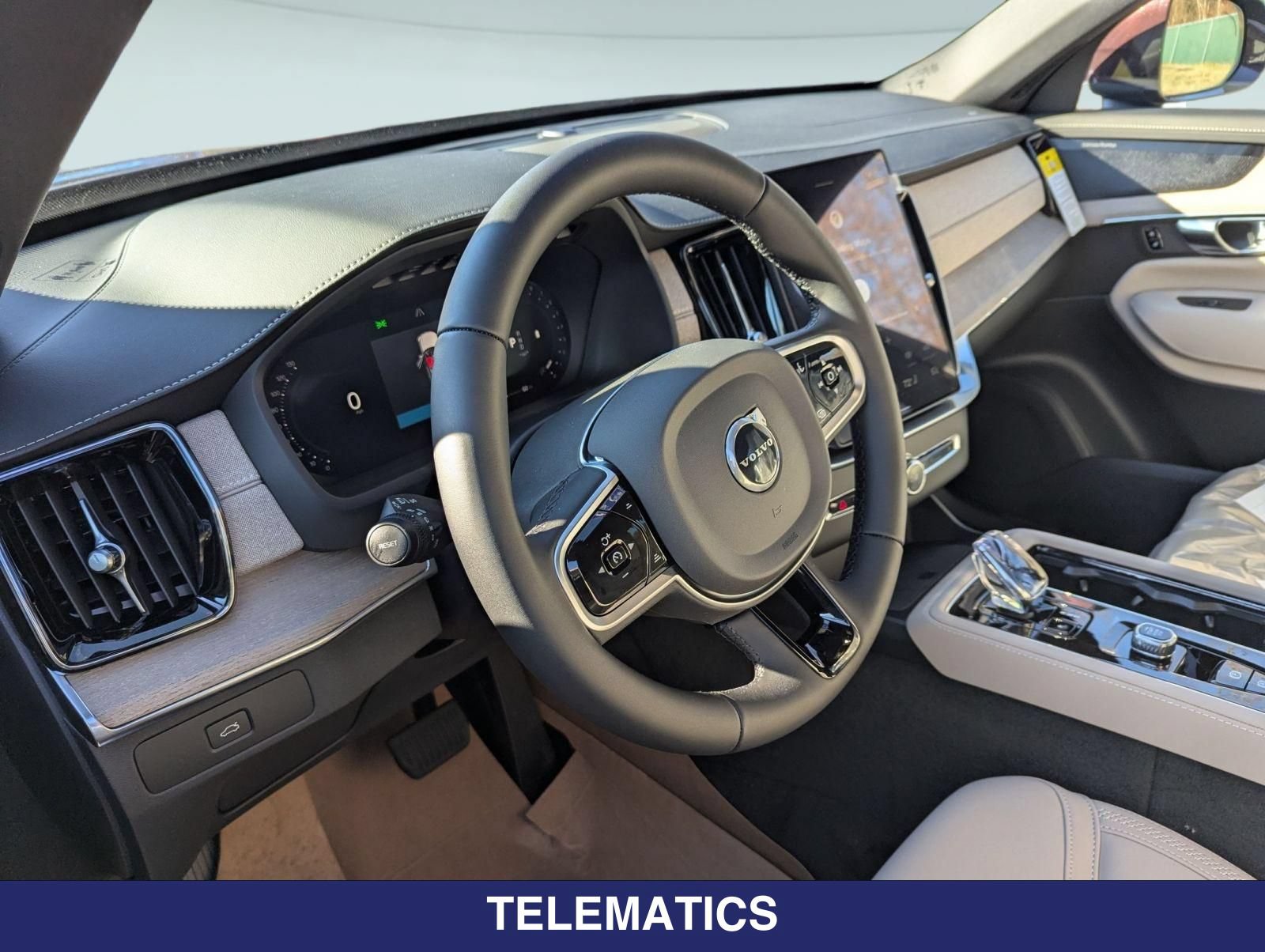 New 2026 Volvo XC90 B6 Plus w/ Protection Package Premier AWD/4WD image 8