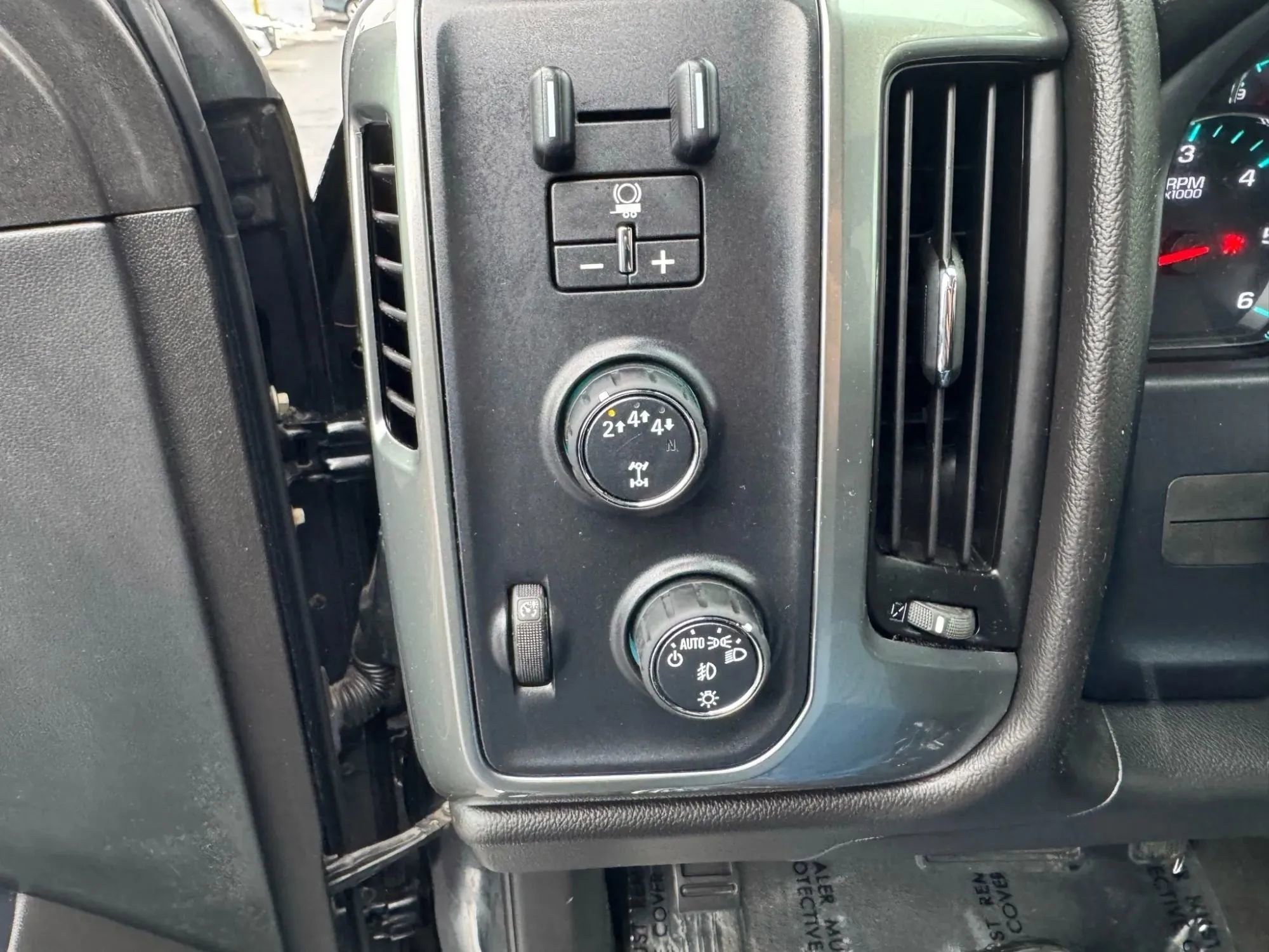 Used 2018 Chevrolet Silverado 2500 LT w/ All Star Edition image 22