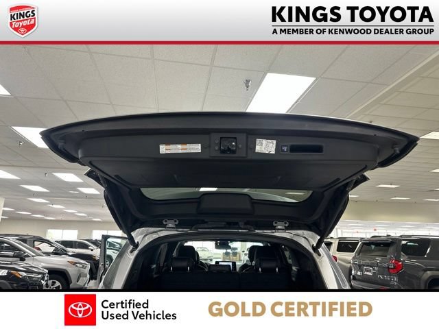 Certified 2024 Toyota Sienna XSE w/ XSE Premium Package FWD image 23
