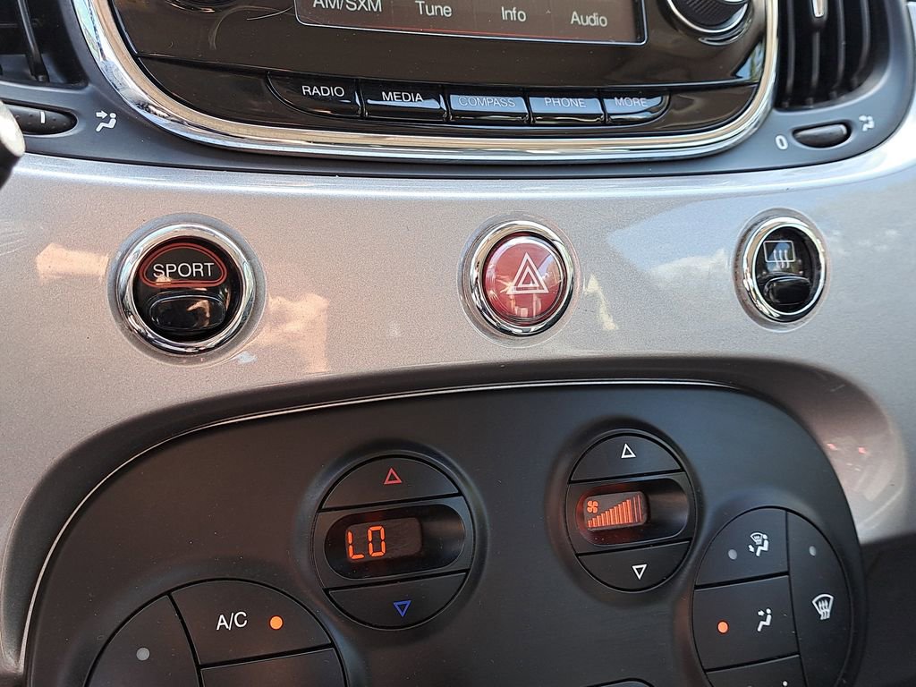 Used 2017 FIAT 500 Lounge image 16