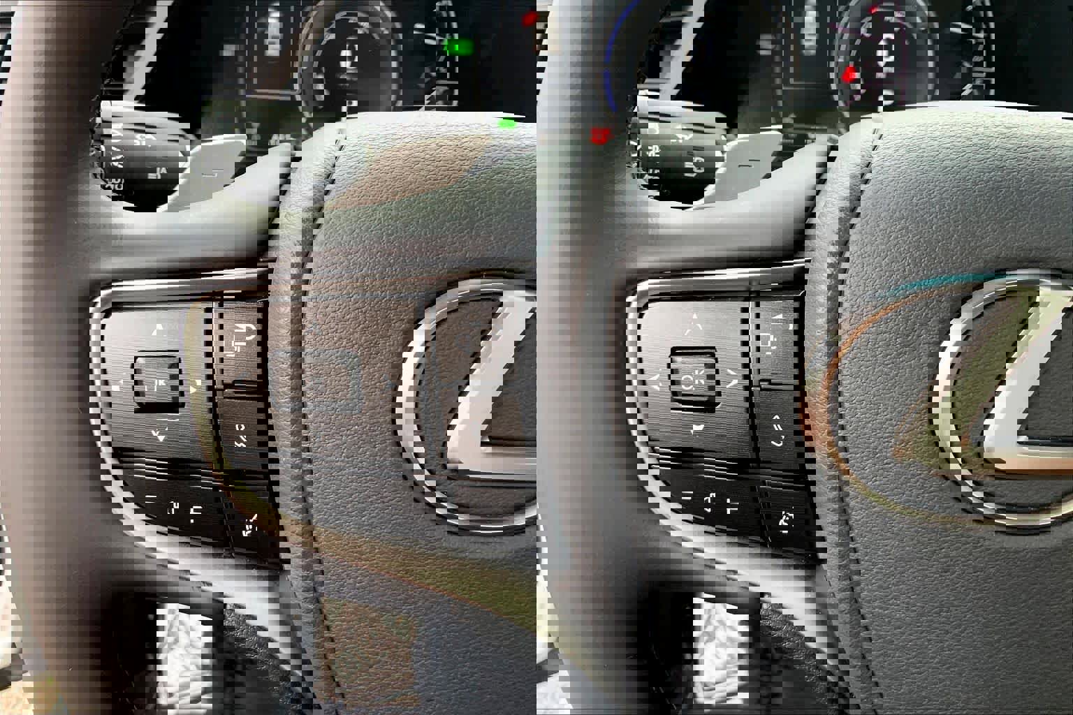 Certified 2025 Lexus ES 300h ES 300h w/ Premium Package image 24