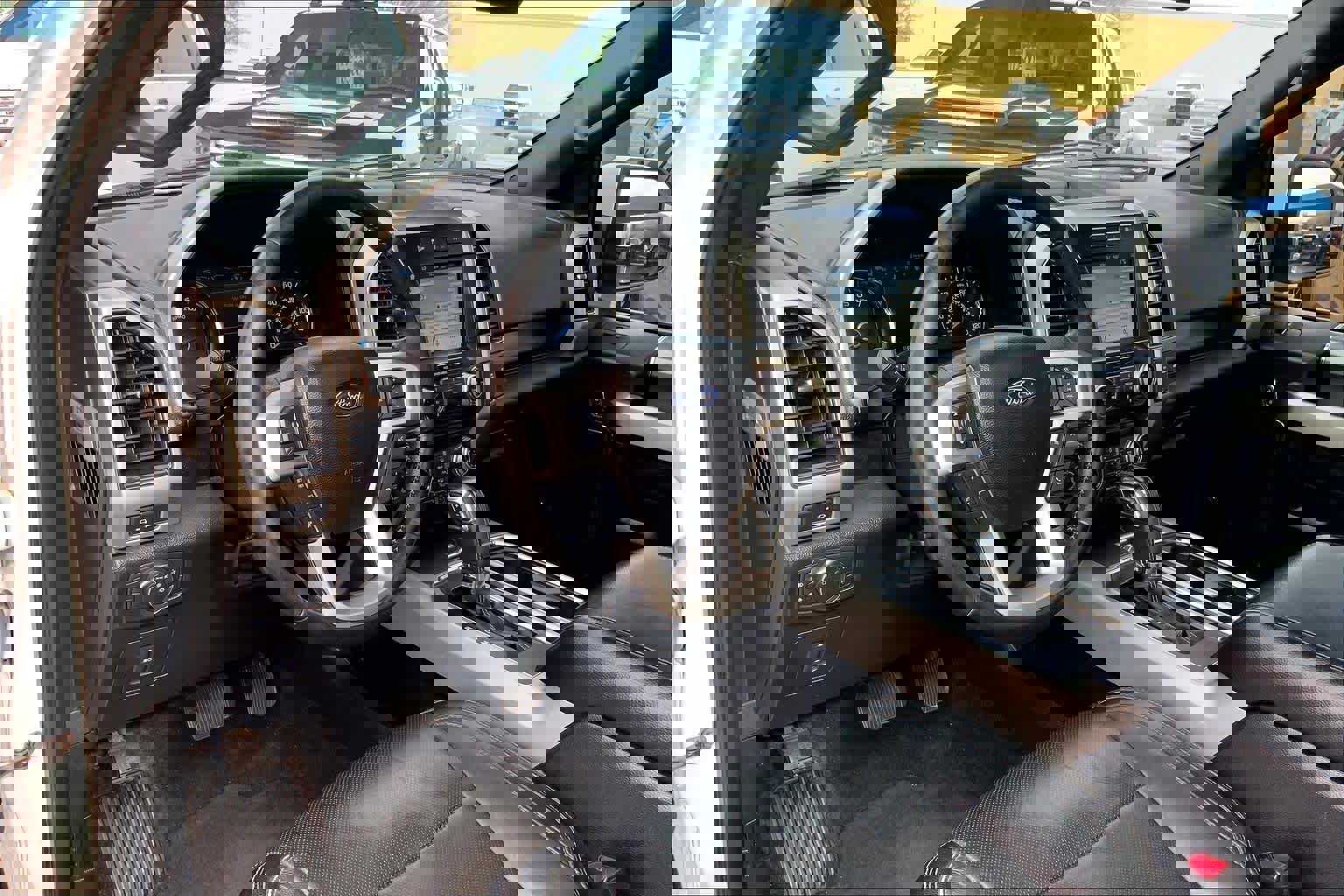 Used 2017 Ford F150 Lariat w/ Equipment Group 501A Mid image 18