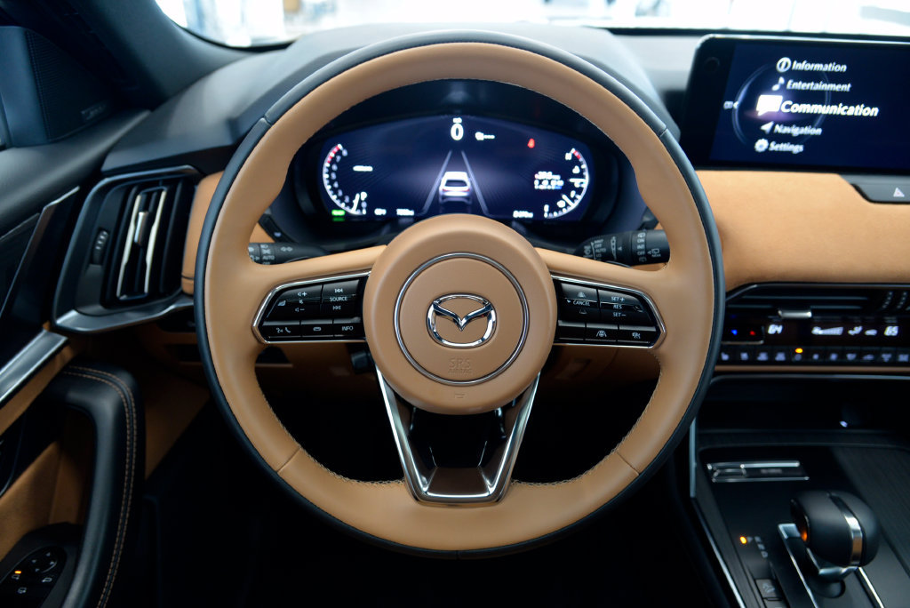 Certified 2026 MAZDA CX-70 3.3 Turbo S w/ Premium Plus AWD/4WD image 18