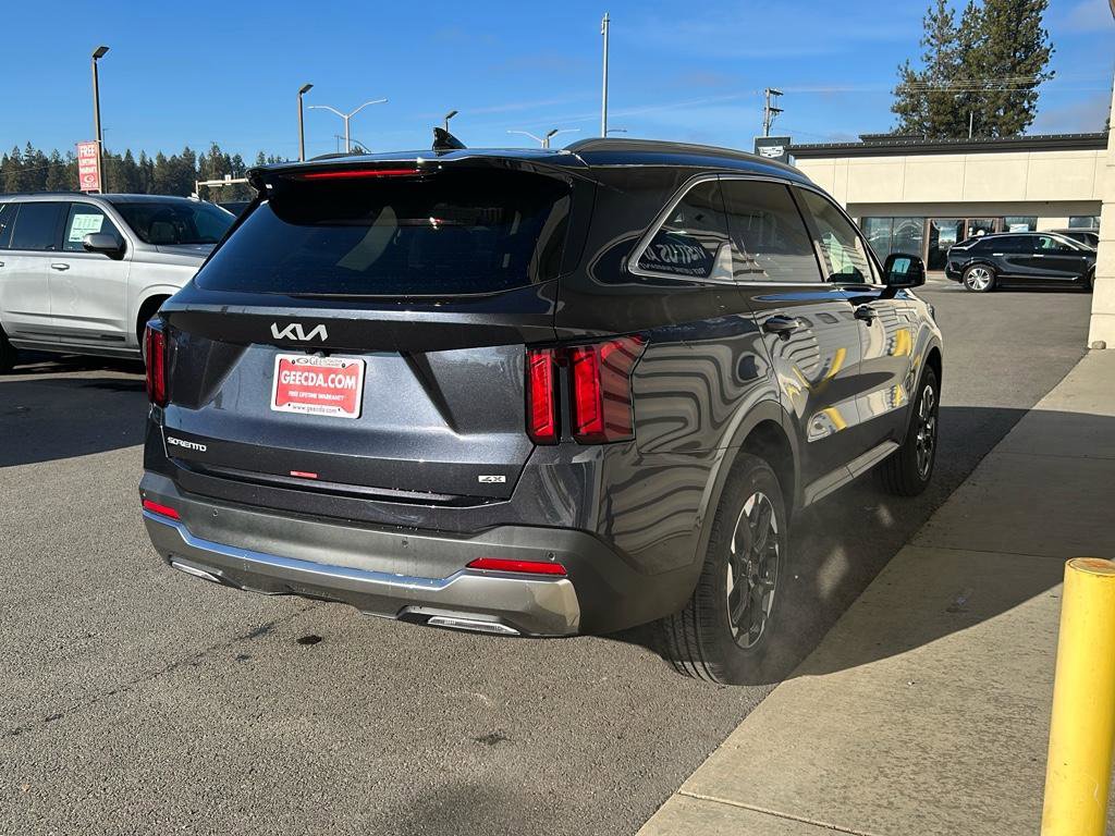New 2025 Kia Sorento S w/ Panoramic Sunroof Package image 4