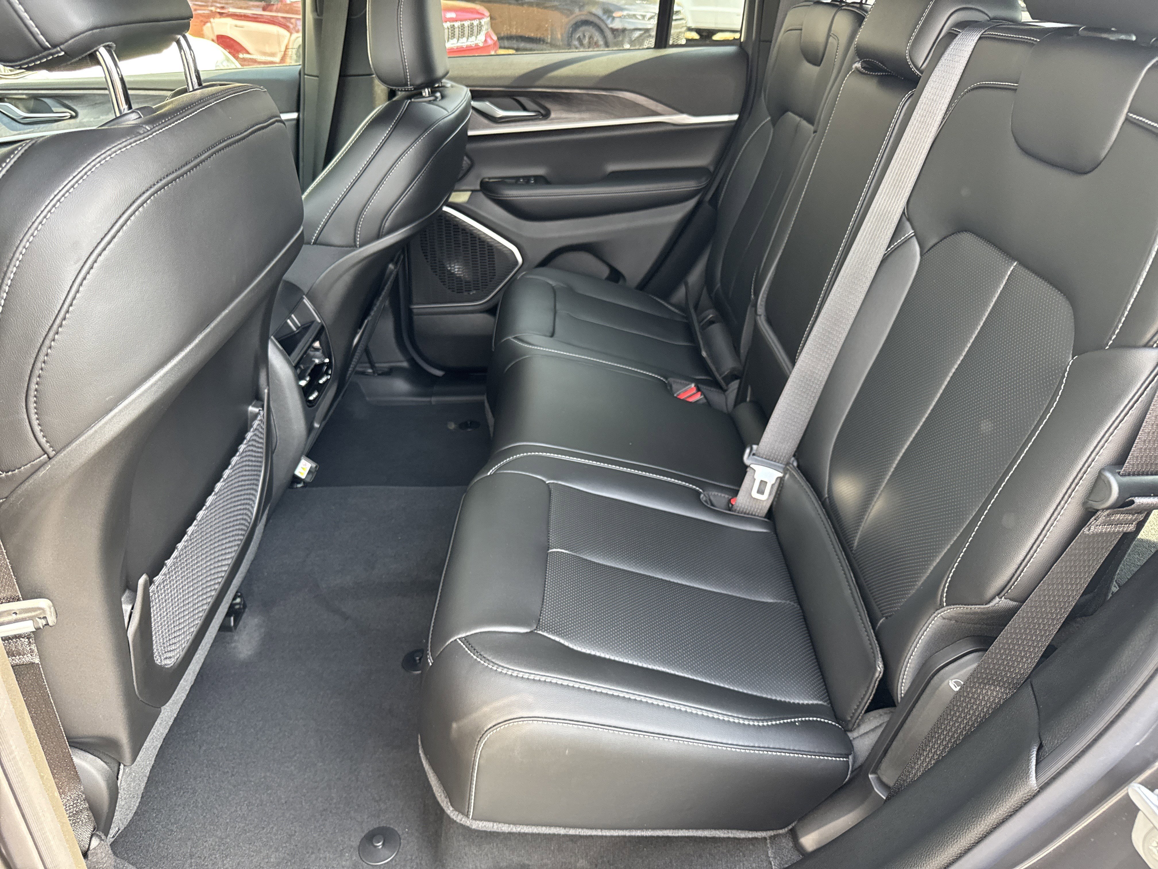 New 2026 Jeep Grand Cherokee Limited w/ Luxury Tech Group II image 26