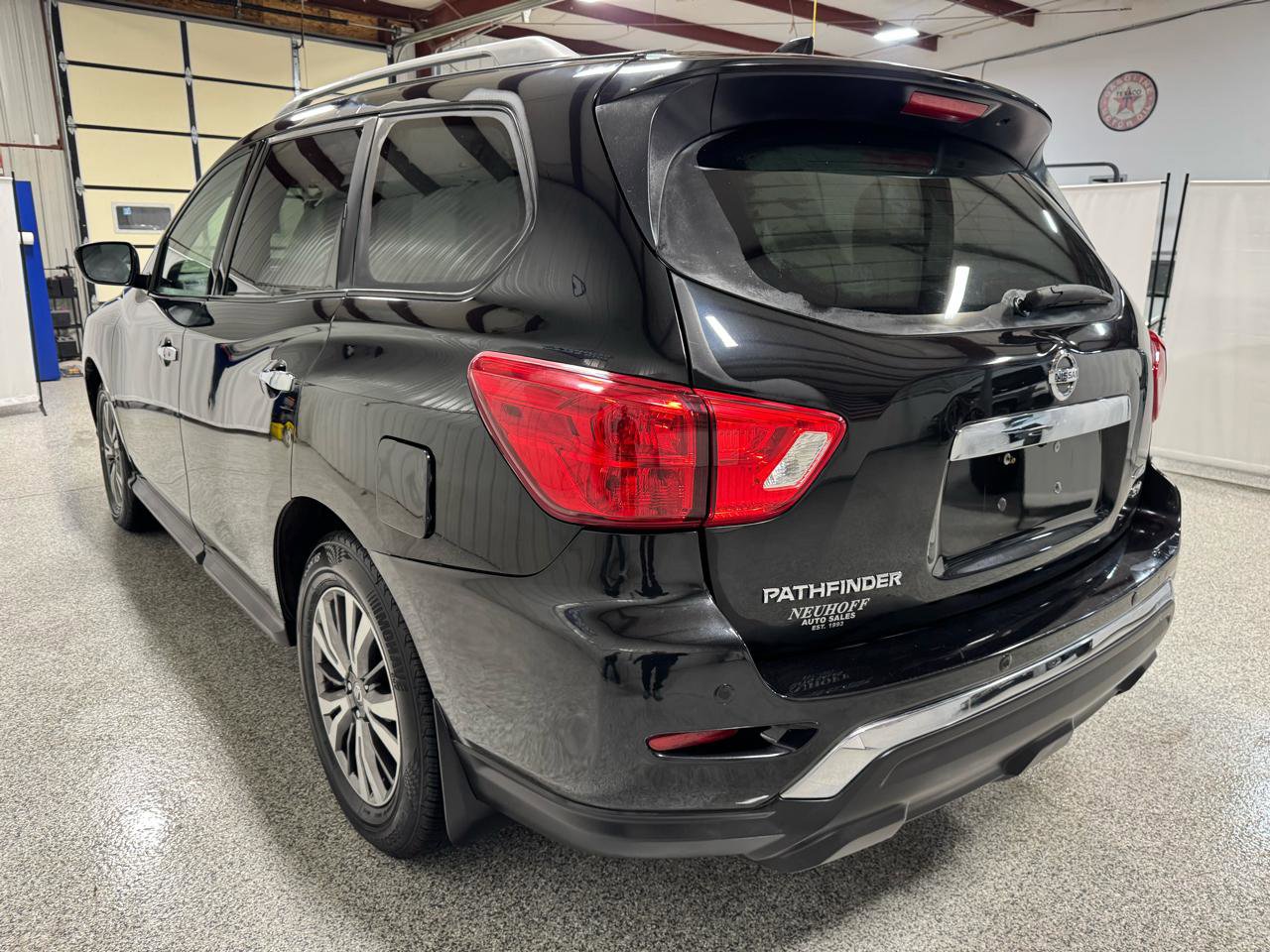 Used 2019 Nissan Pathfinder SV AWD/4WD image 5