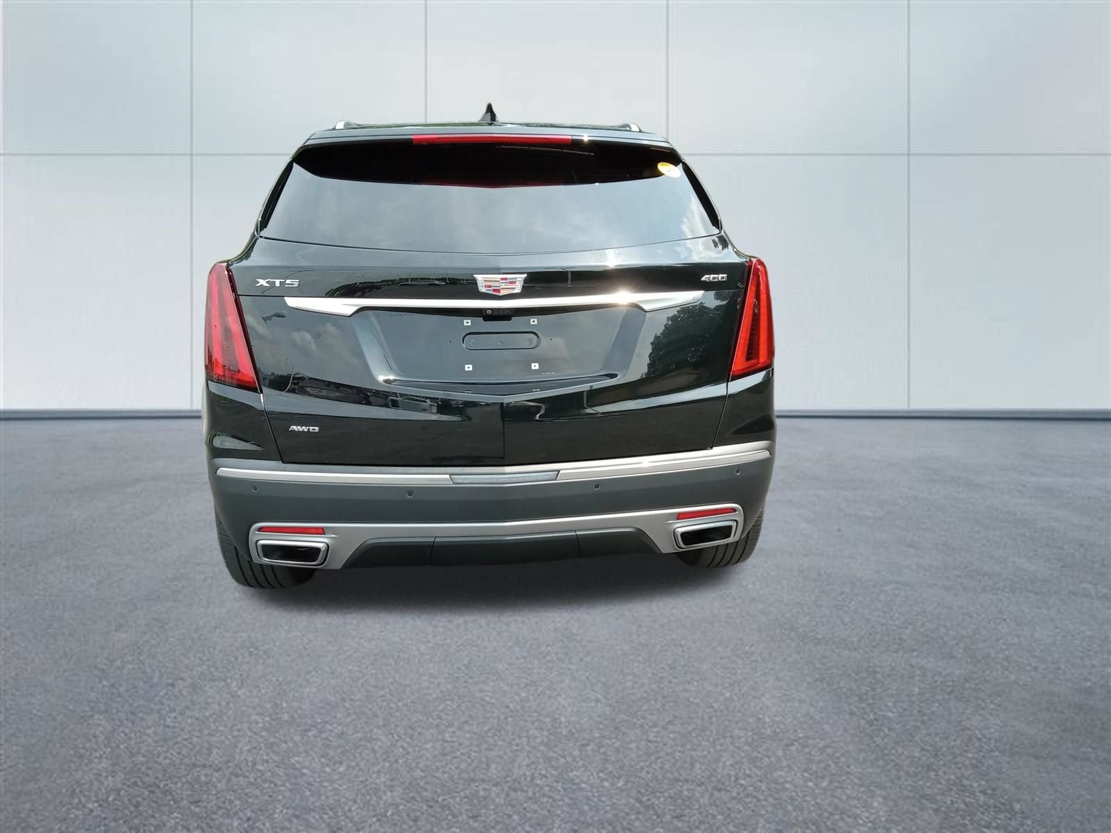 Used 2024 Cadillac XT5 Premium Luxury w/ Technology Package AWD/4WD image 4