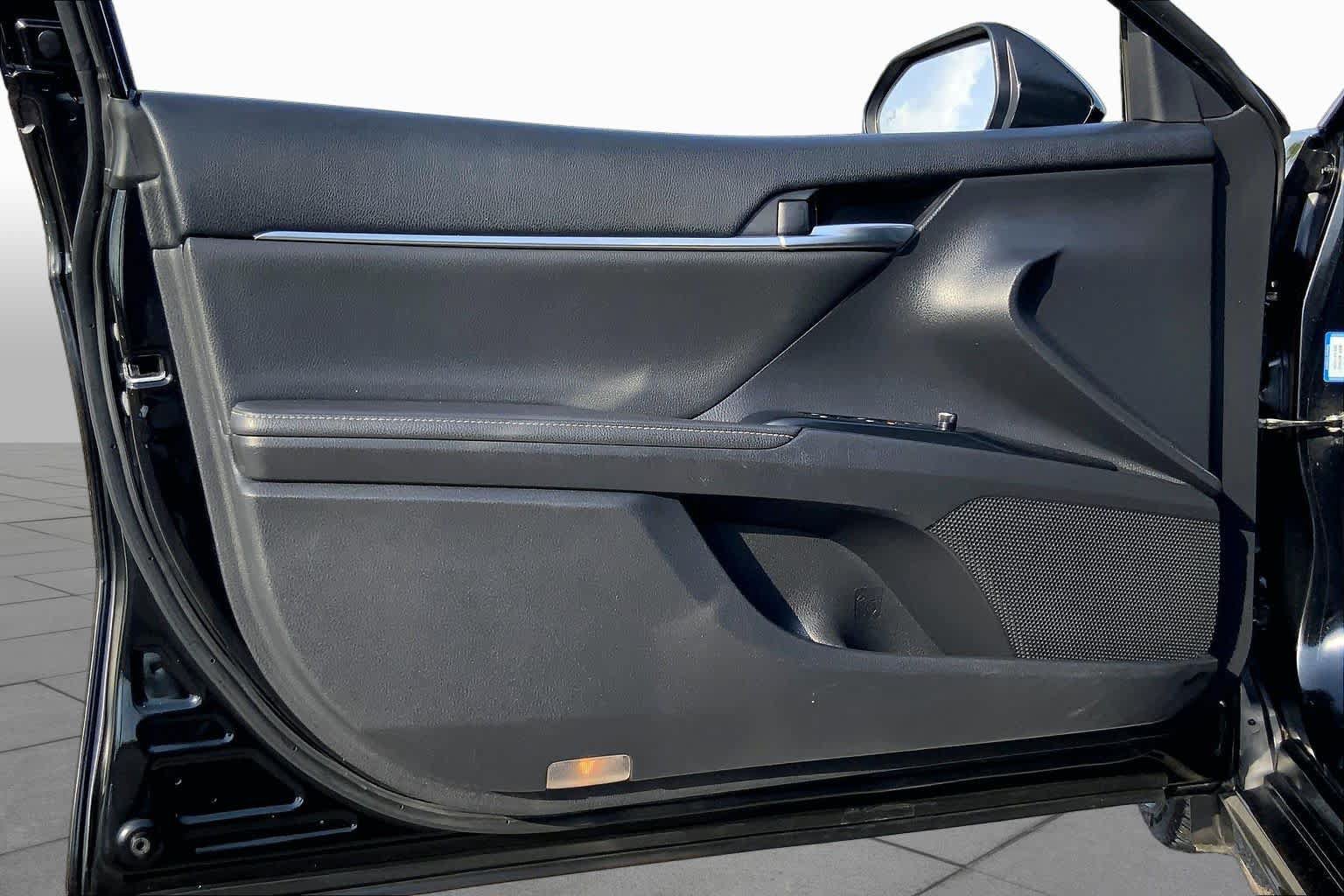 Used 2019 Toyota Camry XSE FWD image 21