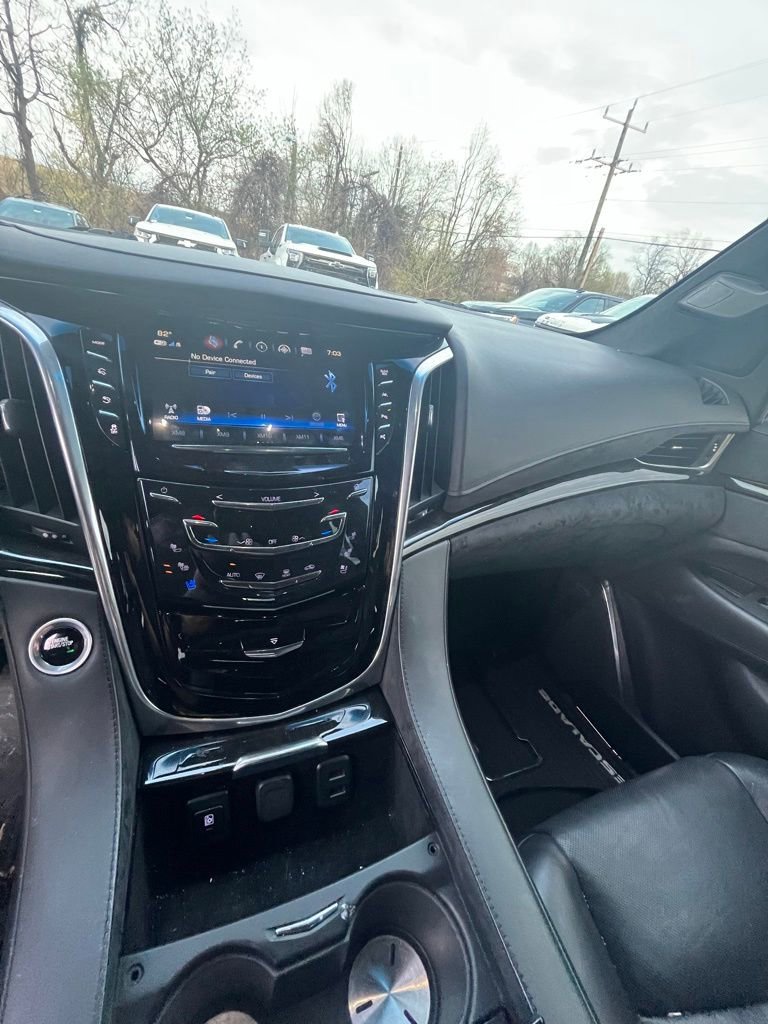 Used 2018 Cadillac Escalade ESV Platinum image 15