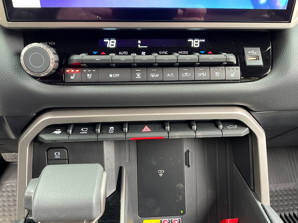 New 2026 Toyota Tundra Limited AWD/4WD image 17