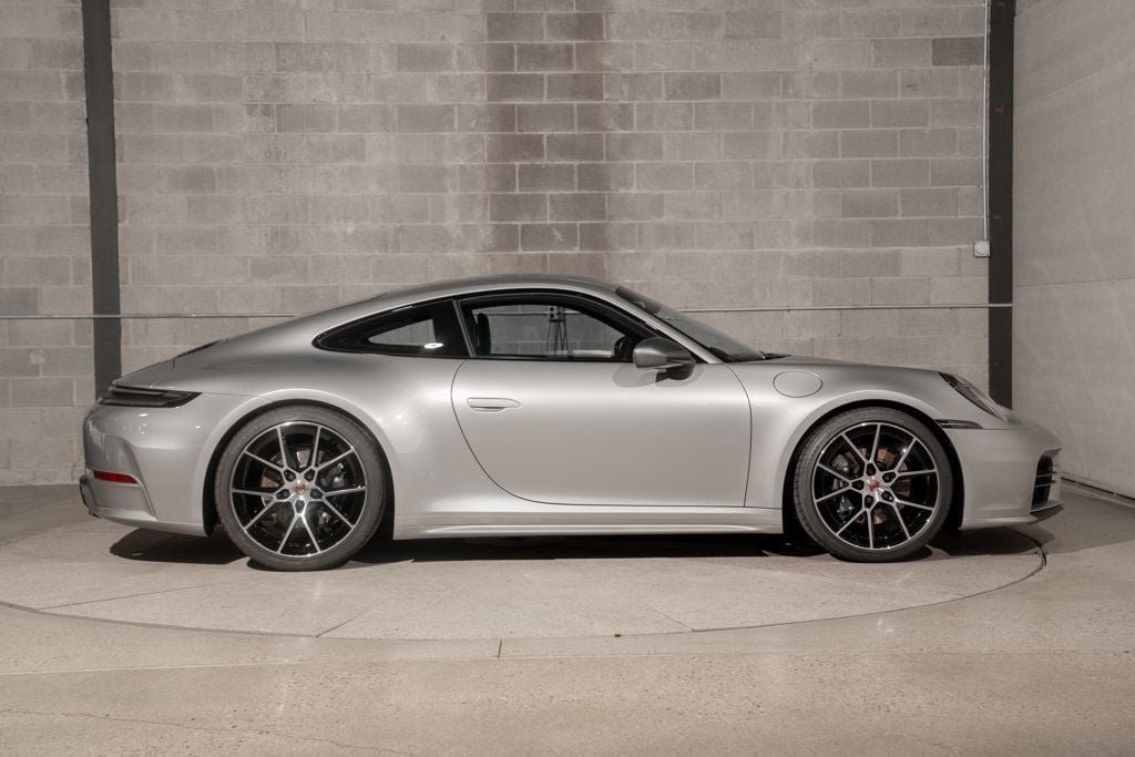Used 2025 Porsche 911 Carrera T RWD image 2
