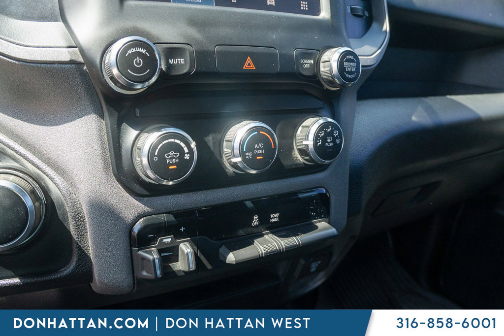 Used 2024 RAM 3500 Tradesman w/ Chrome Appearance Group AWD/4WD image 8