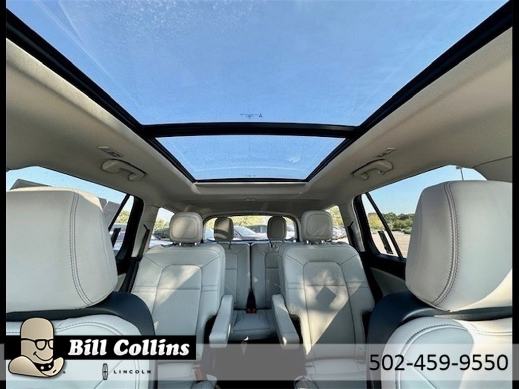 New 2025 Lincoln Aviator AWD w/ Jet Appearance Package image 23