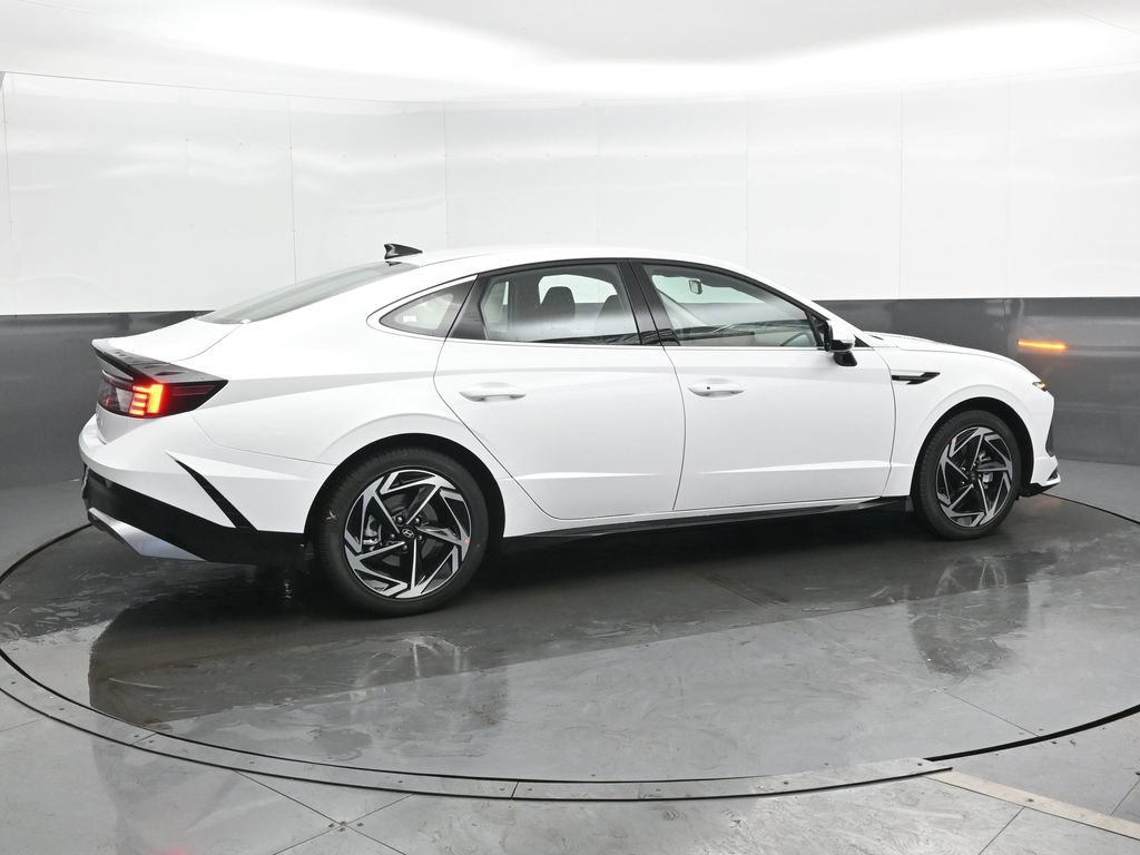 New 2026 Hyundai Sonata SEL FWD image 2