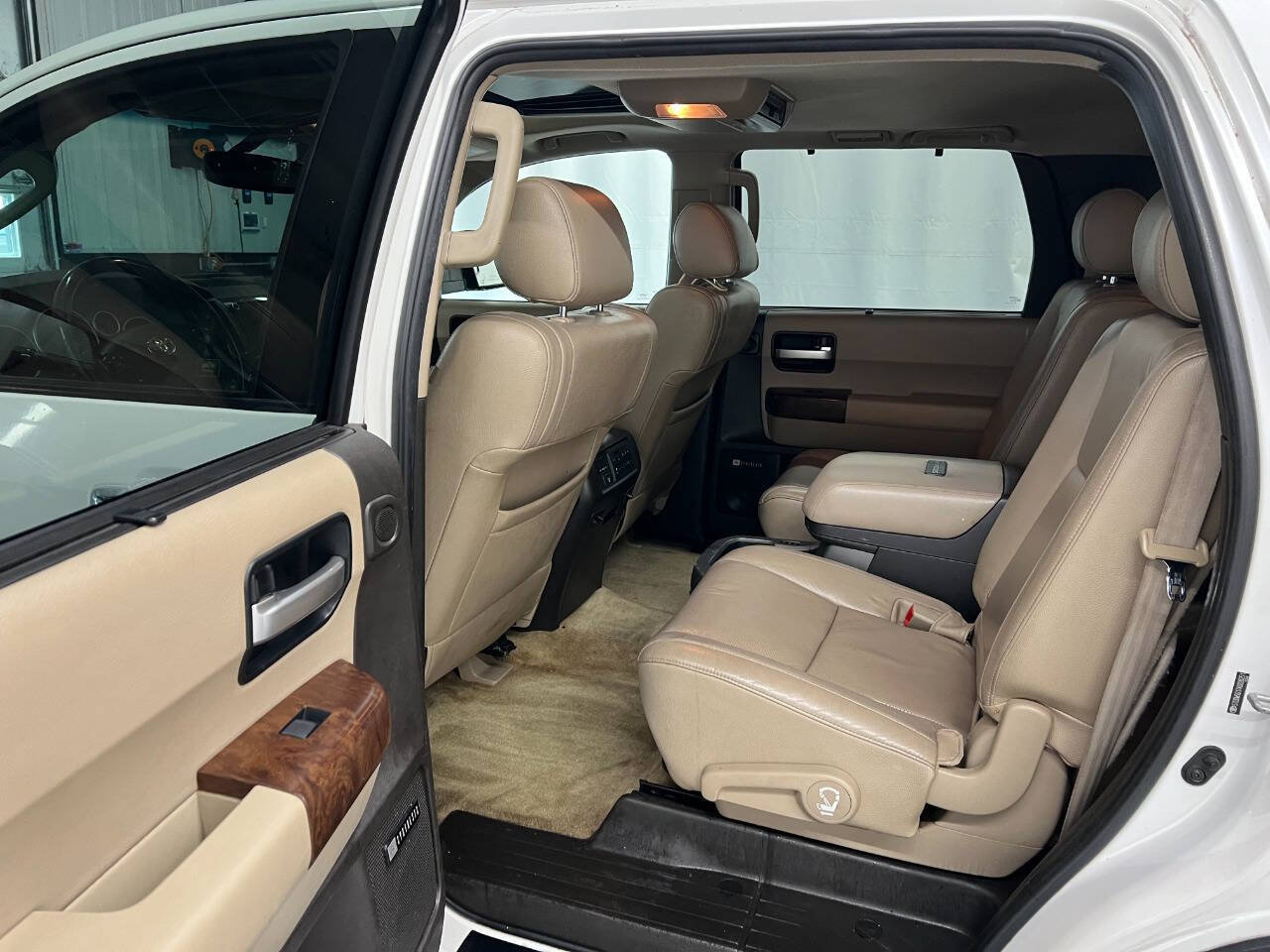 Used 2010 Toyota Sequoia Platinum AWD/4WD image 9