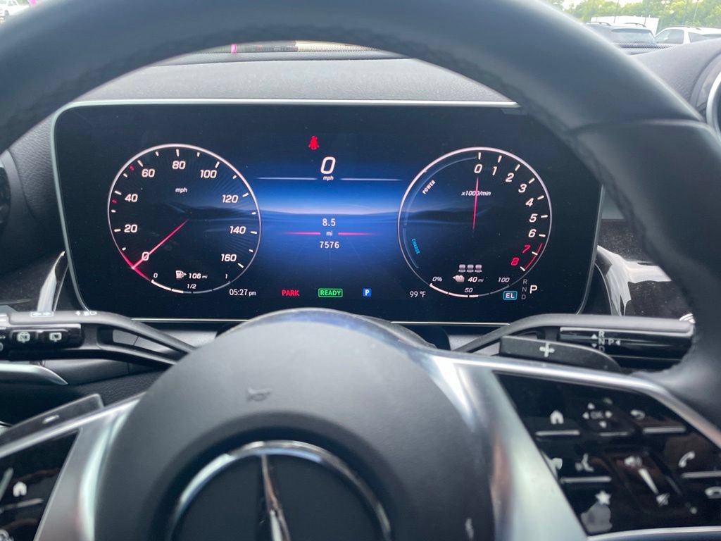 Used 2025 Mercedes-Benz GLC 350e 4MATIC image 5