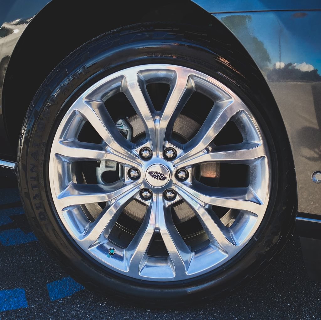 Used 2018 Ford Expedition Platinum AWD/4WD image 2