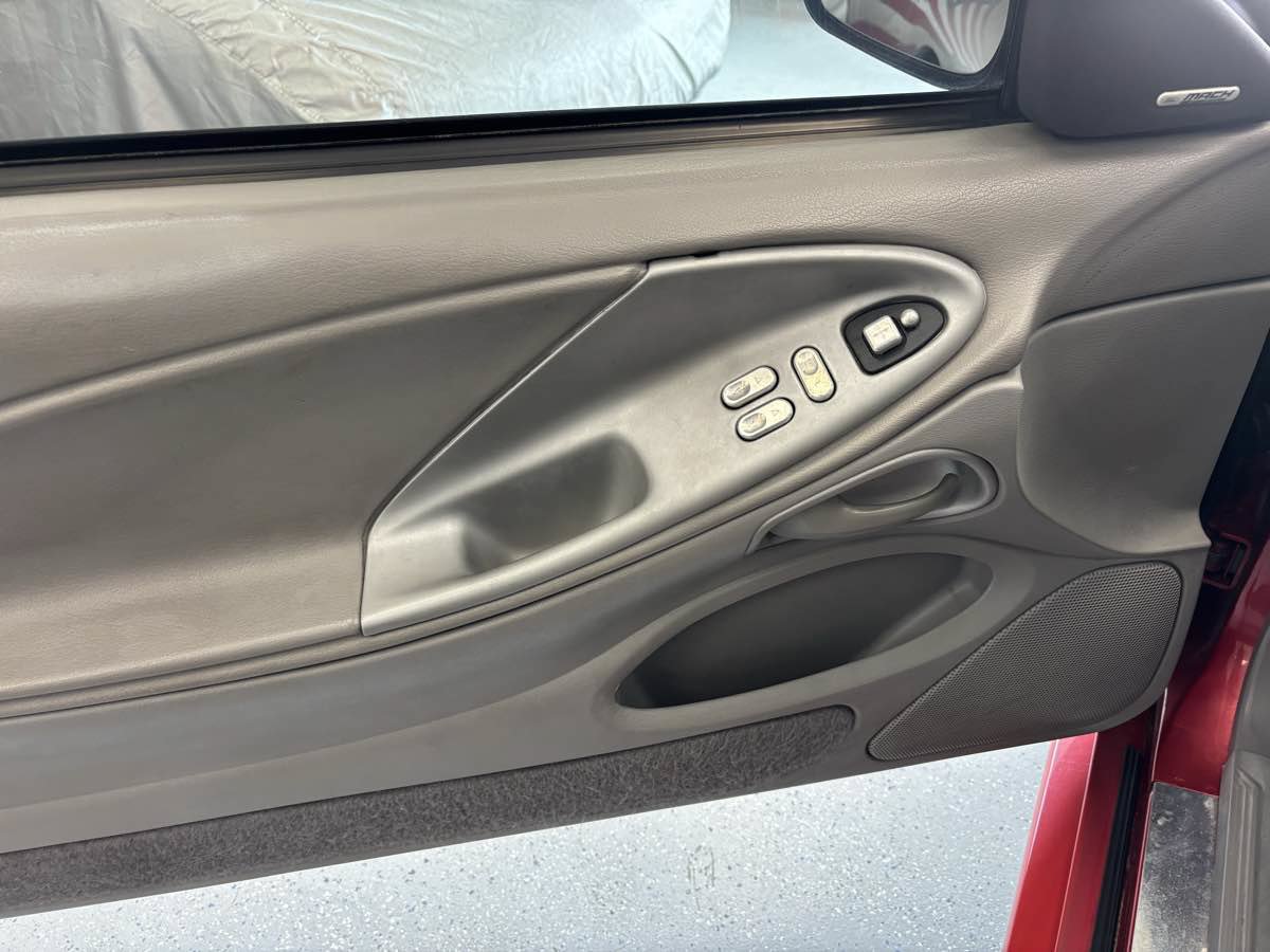 Used 2000 Ford Mustang GT RWD image 18