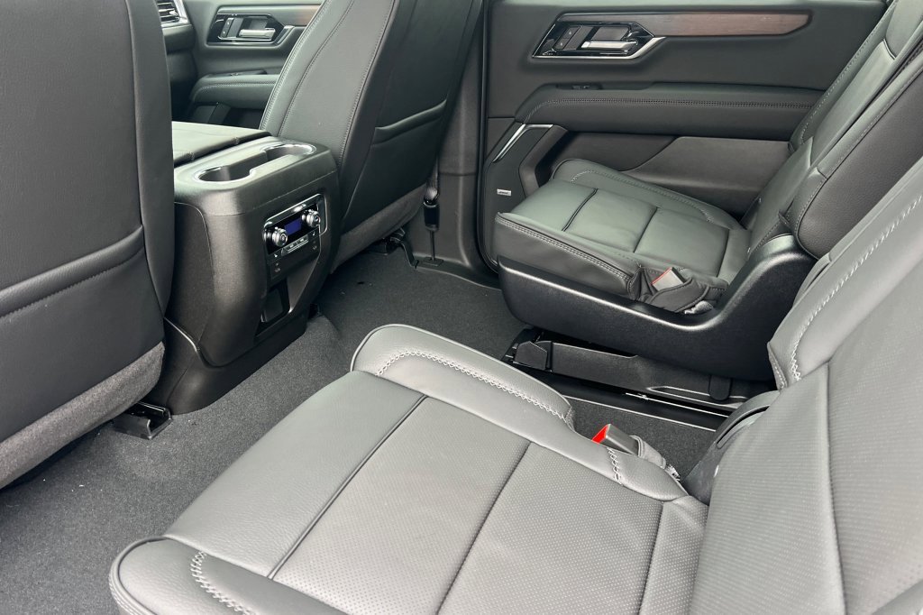 New 2026 GMC Yukon XL Denali image 9