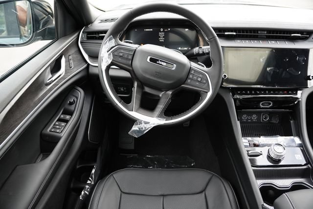 New 2026 Jeep Grand Cherokee Limited AWD/4WD image 15