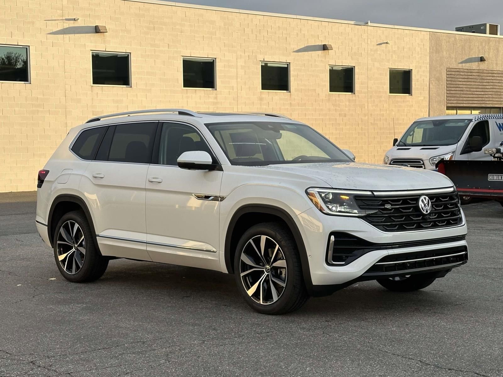 New 2026 Volkswagen Atlas SEL Premium R-Line image 8