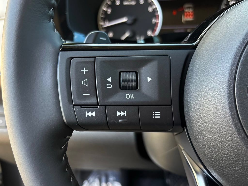 New 2025 Nissan Pathfinder SL FWD image 12