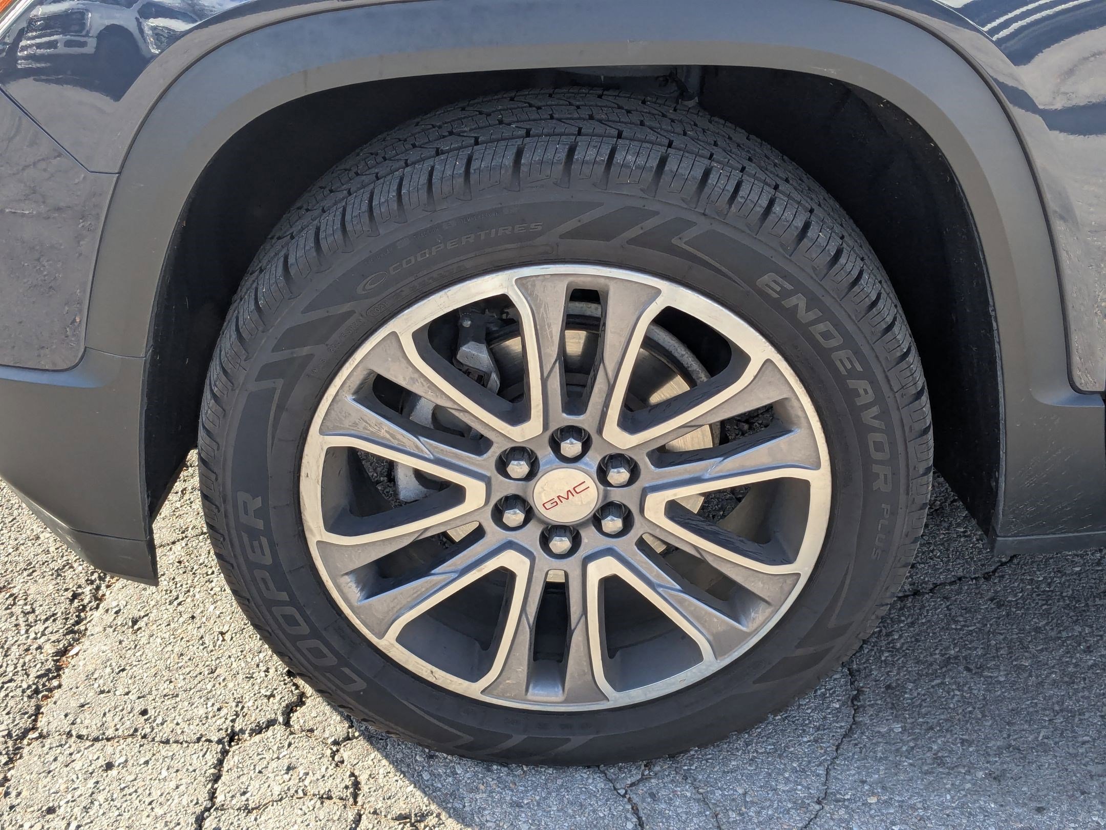 Used 2019 GMC Acadia SLT image 13