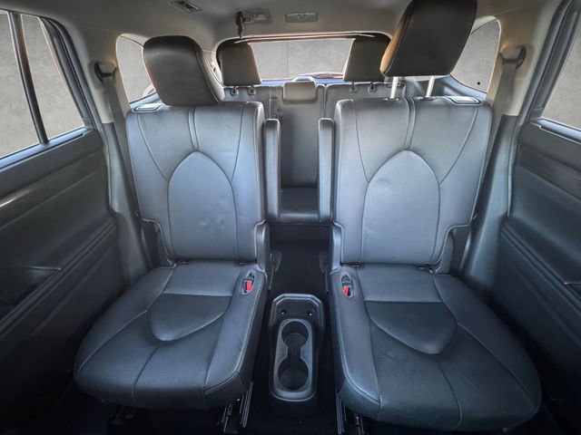 Used 2021 Toyota Highlander Limited image 22