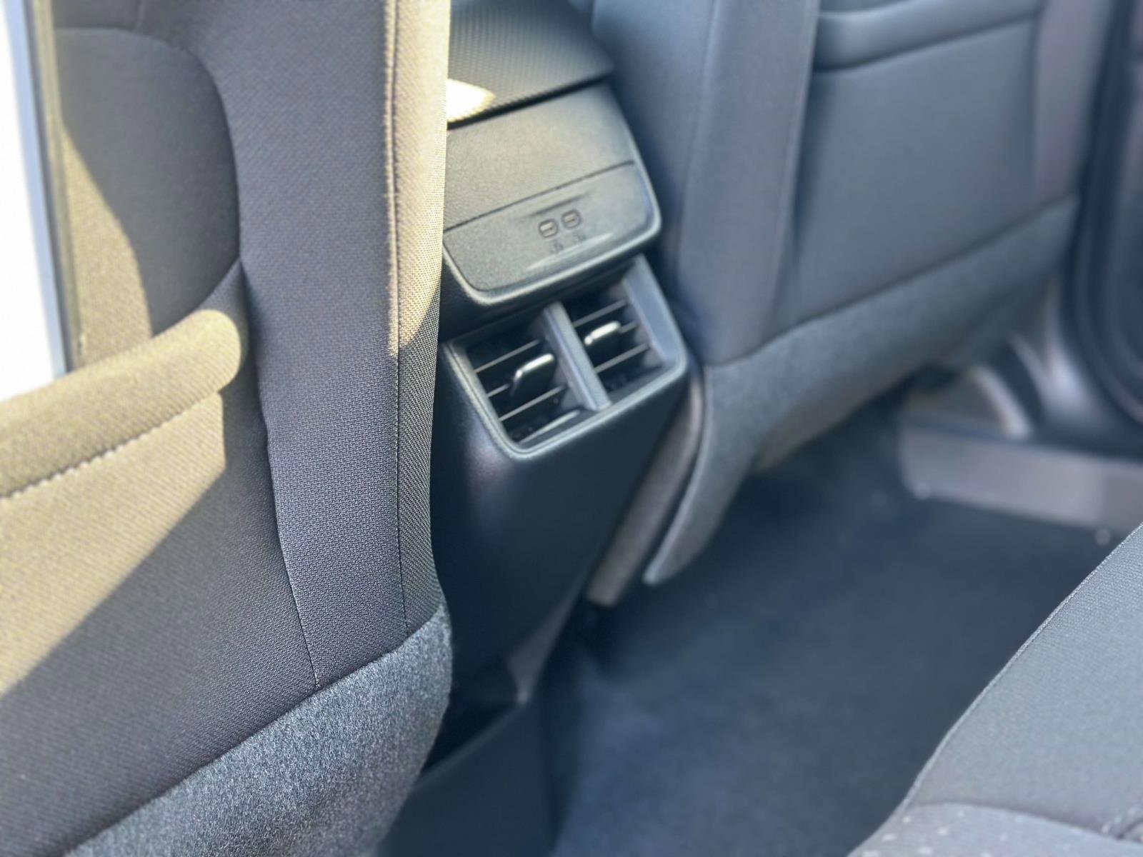 New 2026 Chevrolet Equinox LT image 9