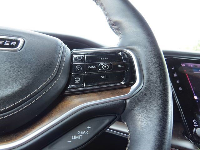 Used 2023 Jeep Grand Wagoneer Series II AWD/4WD image 22