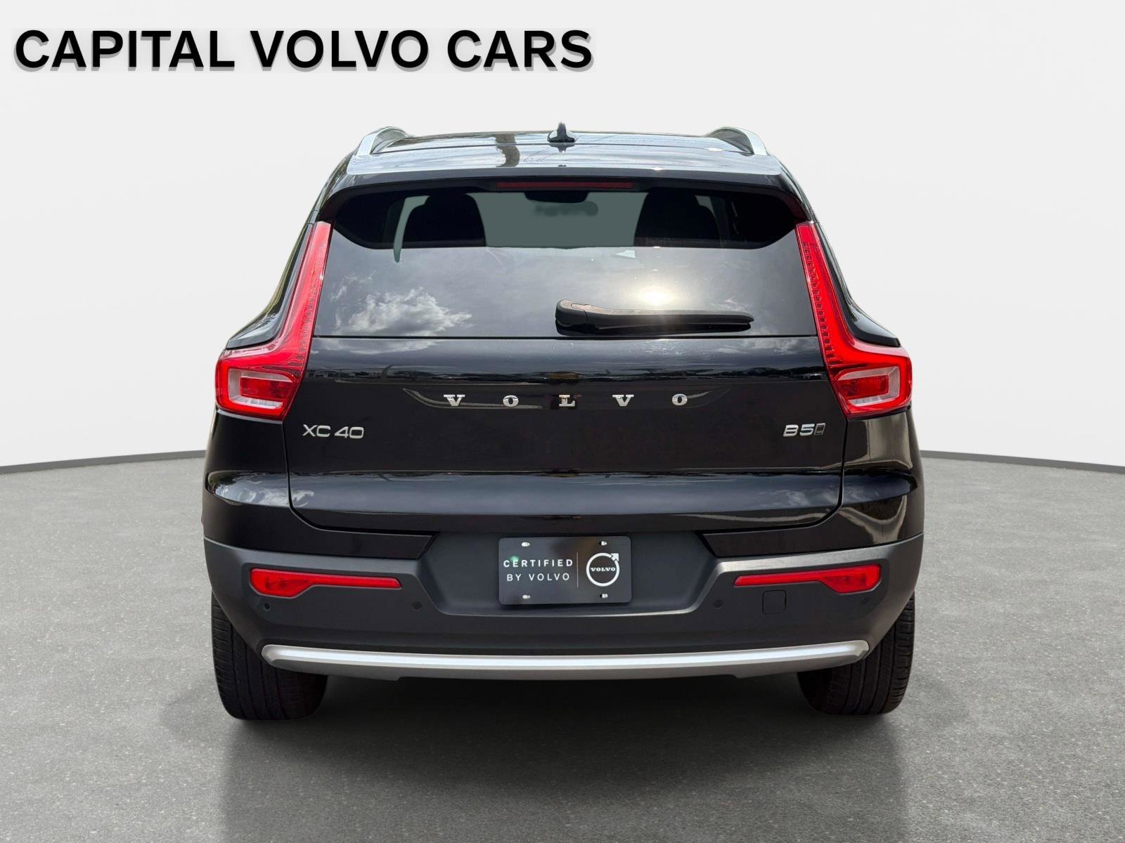 Certified 2025 Volvo XC40 B5 Core AWD/4WD image 6