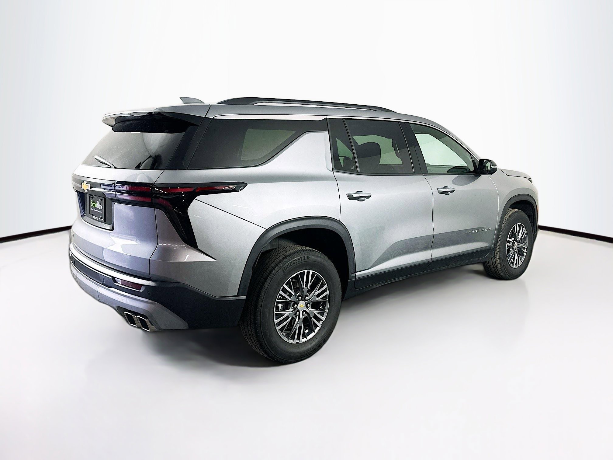 Used 2025 Chevrolet Traverse LT image 9