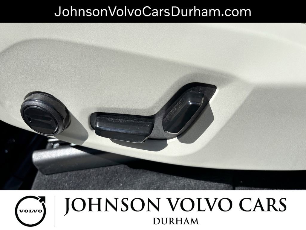 Used 2023 Volvo XC90 B6 Plus AWD/4WD image 14