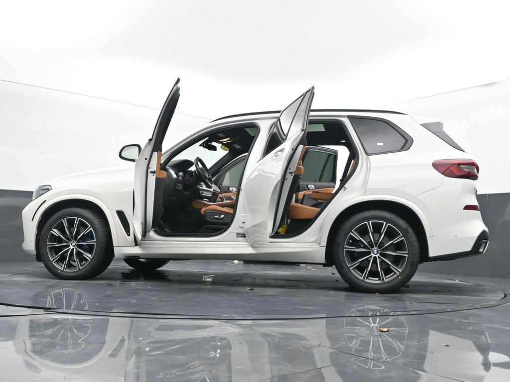 Used 2023 BMW X5 xDrive40i w/ Executive Package image 74