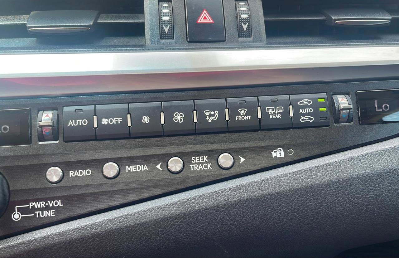 Used 2019 Lexus ES 350 Luxury w/ Accessory Package 2 image 21