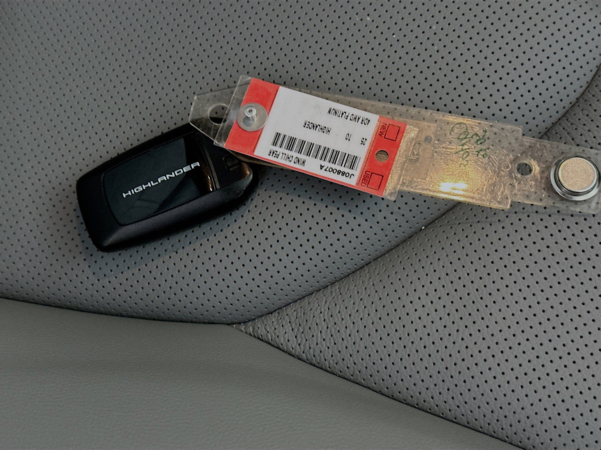 Used 2025 Toyota Highlander Platinum image 32