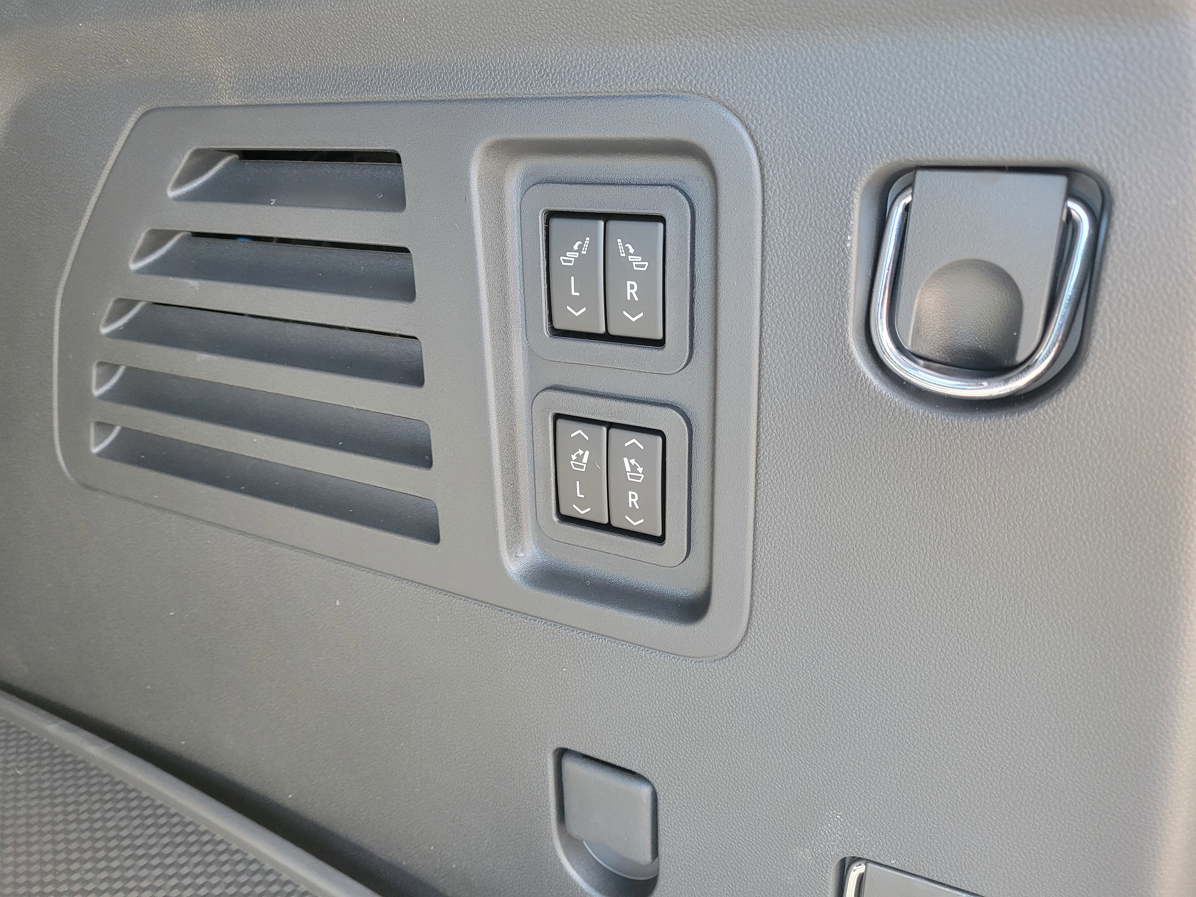 New 2026 Chevrolet Traverse High Country w/ LPO, Floor Liner Package FWD image 9