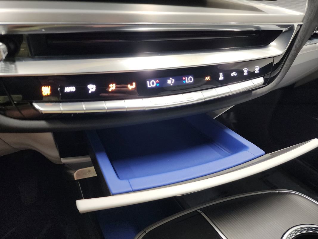 Used 2024 Cadillac Lyriq Sport image 27