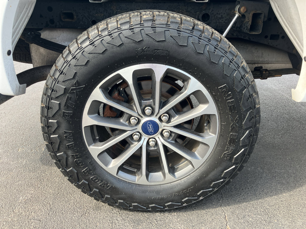 Used 2019 Ford F150 XLT w/ Equipment Group 302A Luxury AWD/4WD image 11