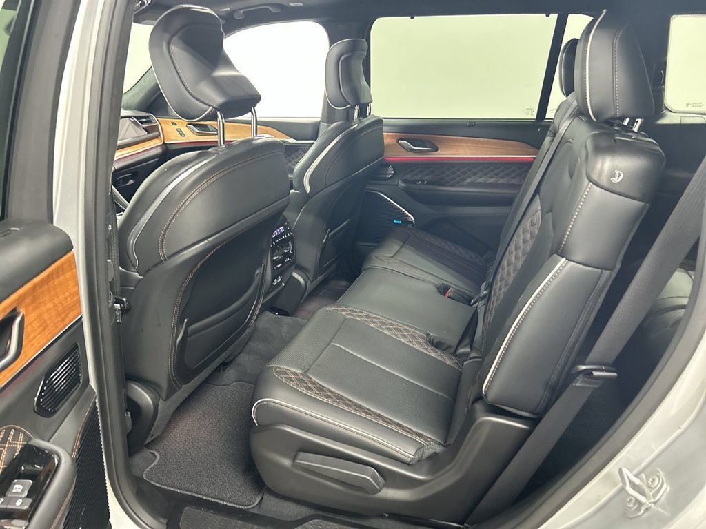 Used 2023 Jeep Grand Cherokee L Summit AWD/4WD image 21