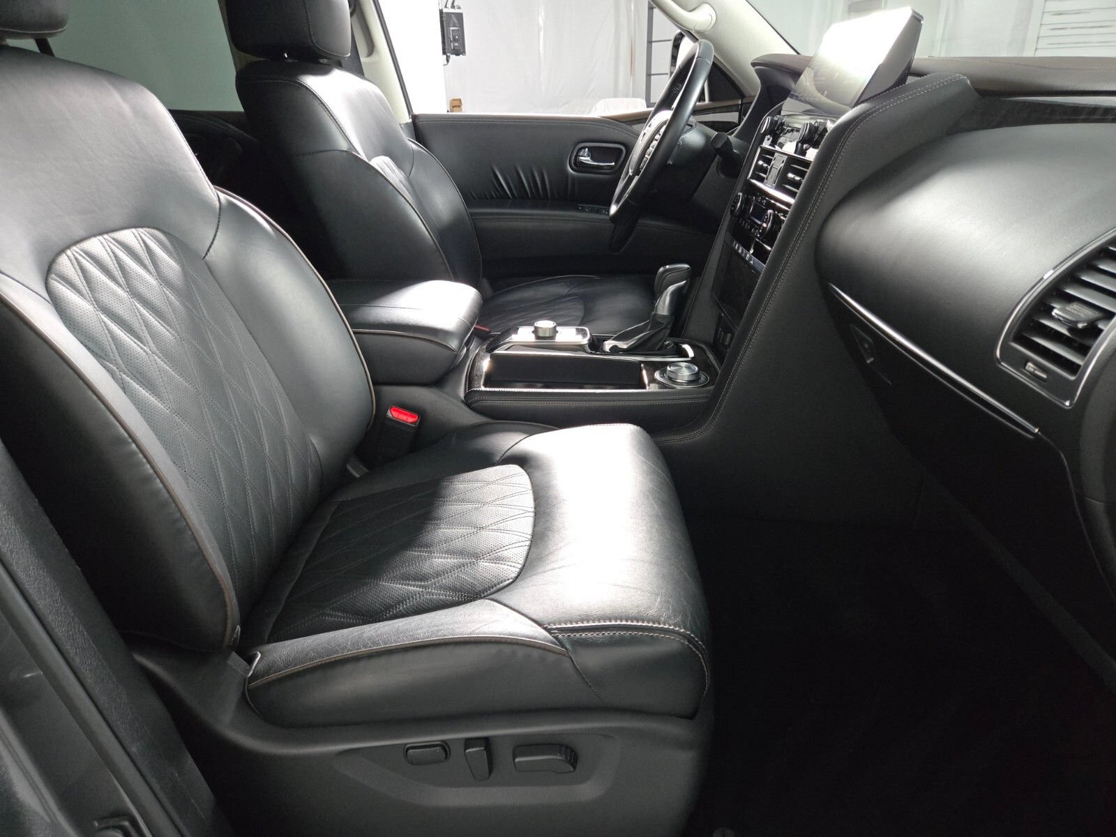 Used 2023 Nissan Armada Platinum w/ Captain's Chairs Package AWD/4WD image 19